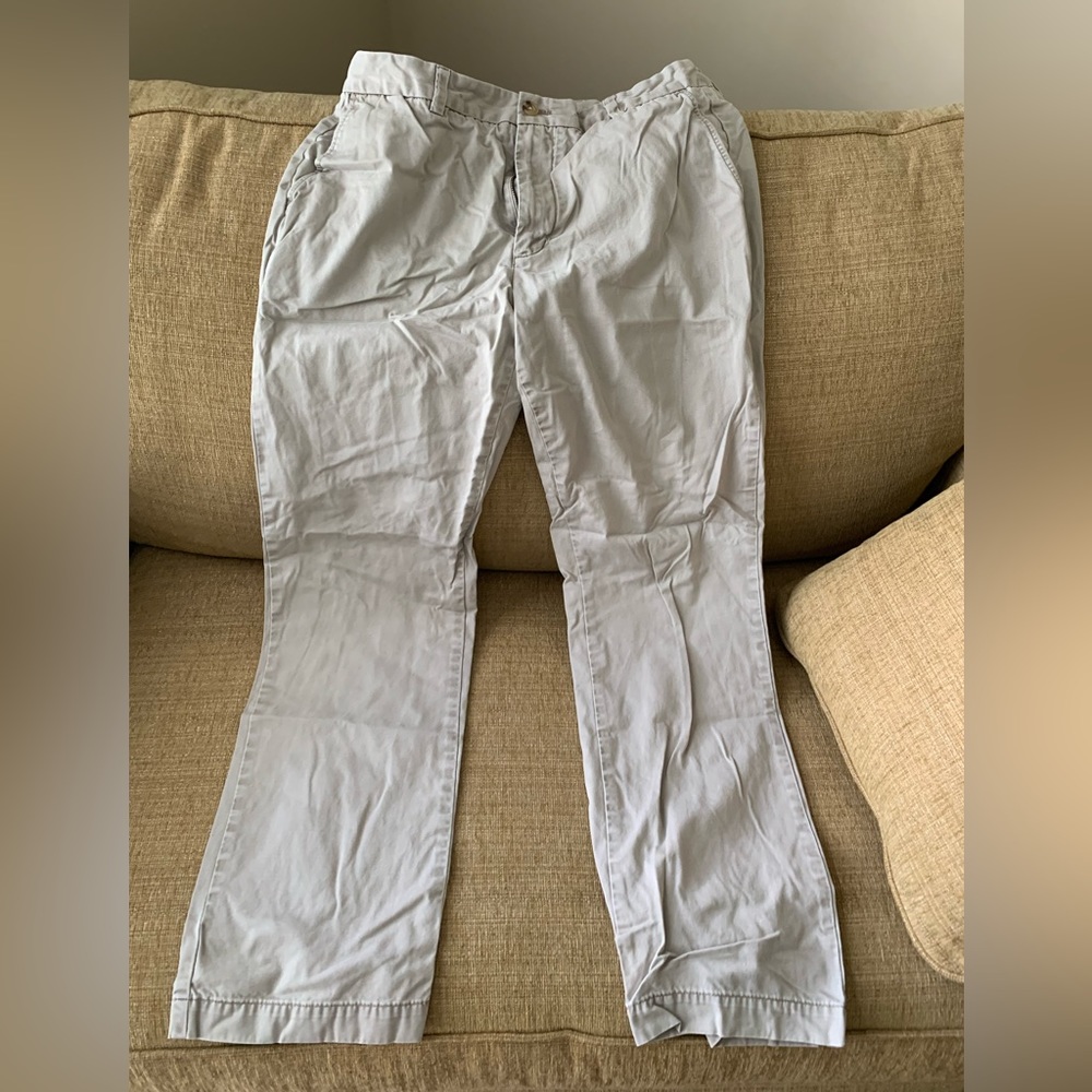 Men’s Vineyard Vines pants.